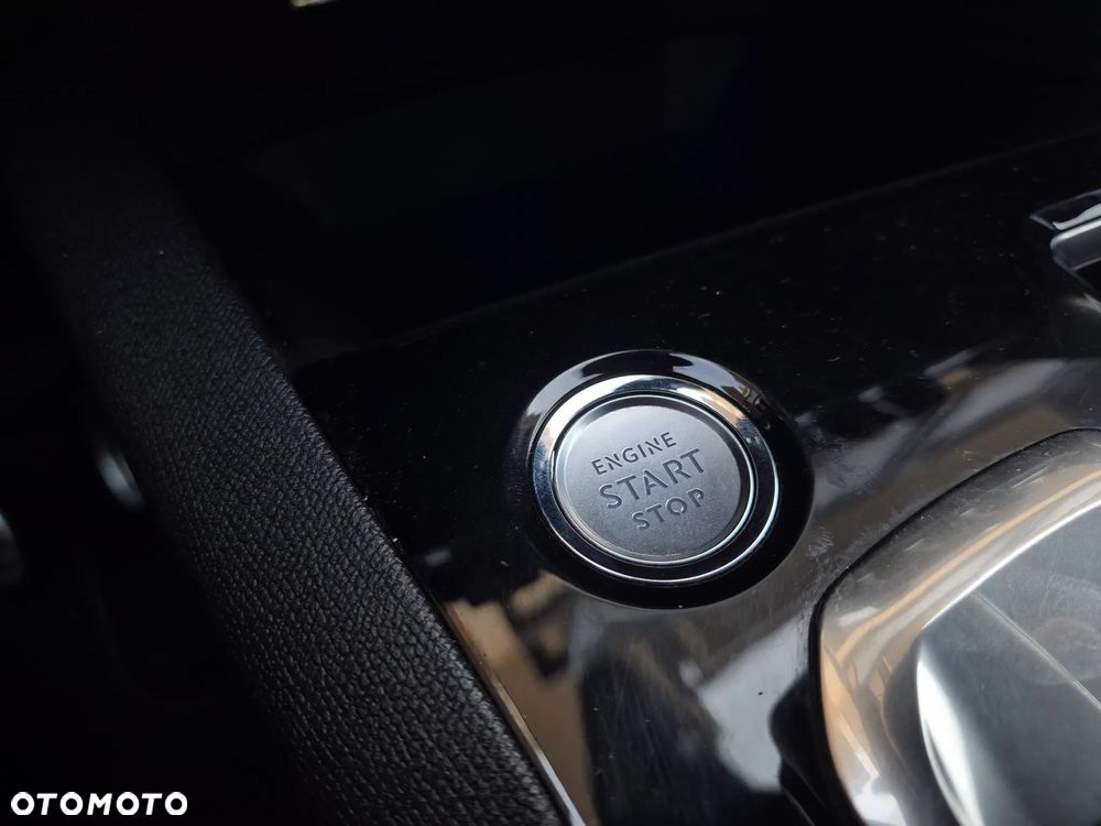 Peugeot 3008 1.6 PureTech HYbrid GT Line S&S EAT8 - 20