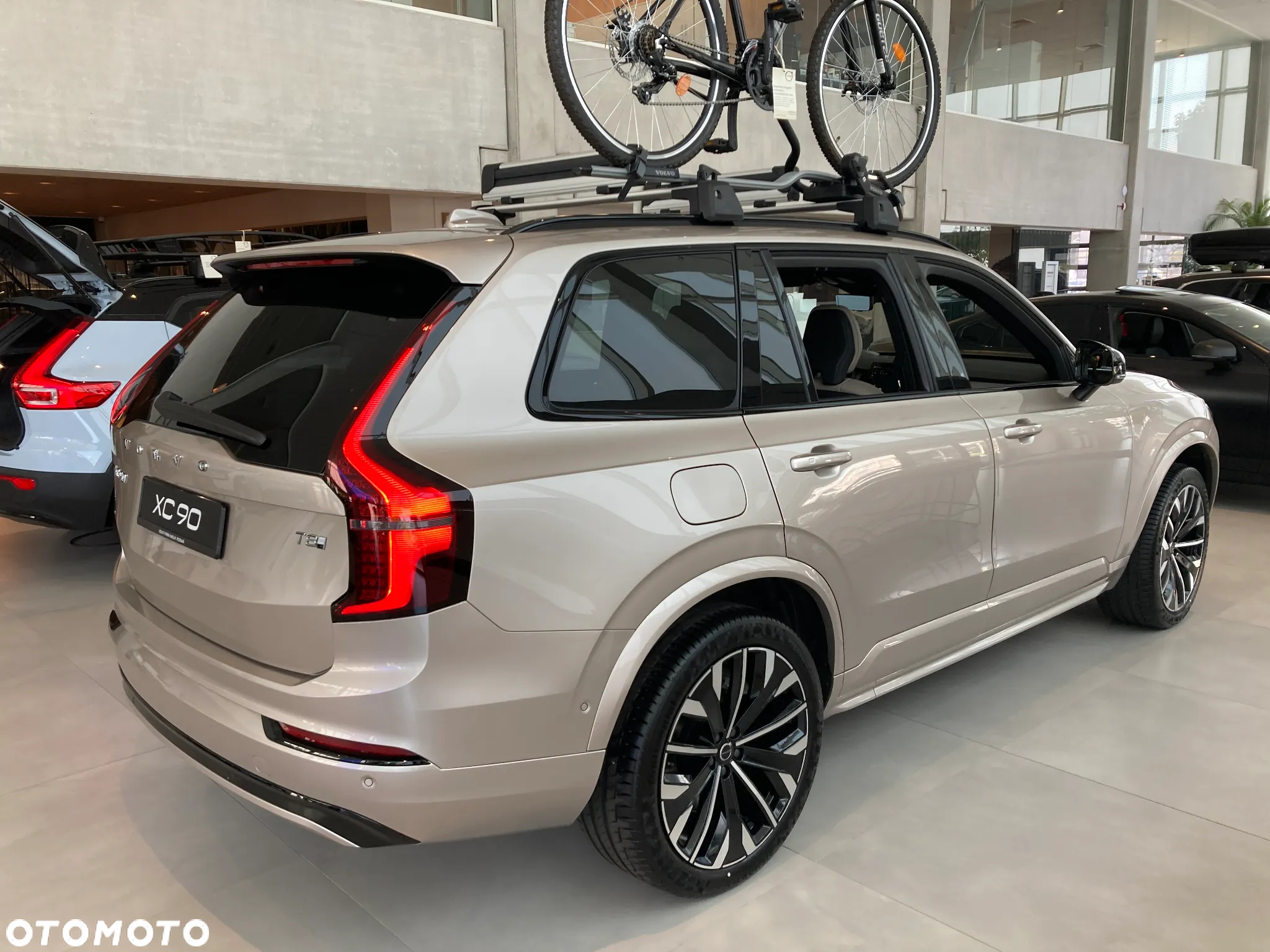 Volvo XC 90 T8 AWD Plug-In Hybrid Ultra Dark 7os - 12