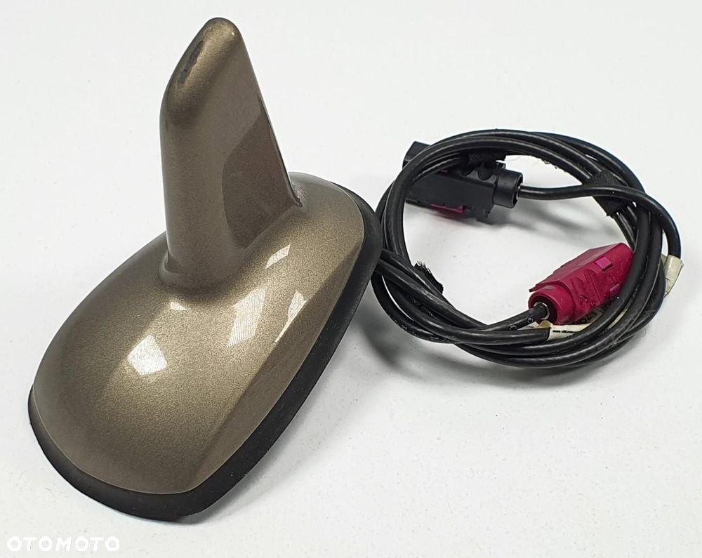 ANTENA DACHOWA GPS PŁETWA 798 MERCEDES W207 2218205675 - 1