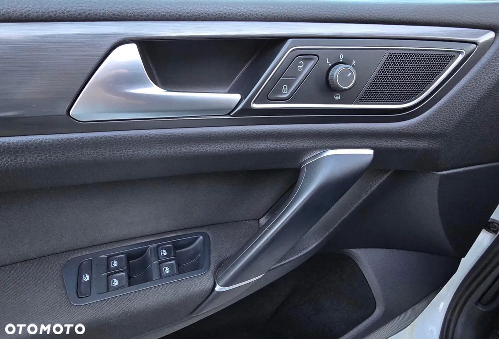 Volkswagen Golf Sportsvan VII SV 1.5 TSI ACT Comfortline - 19