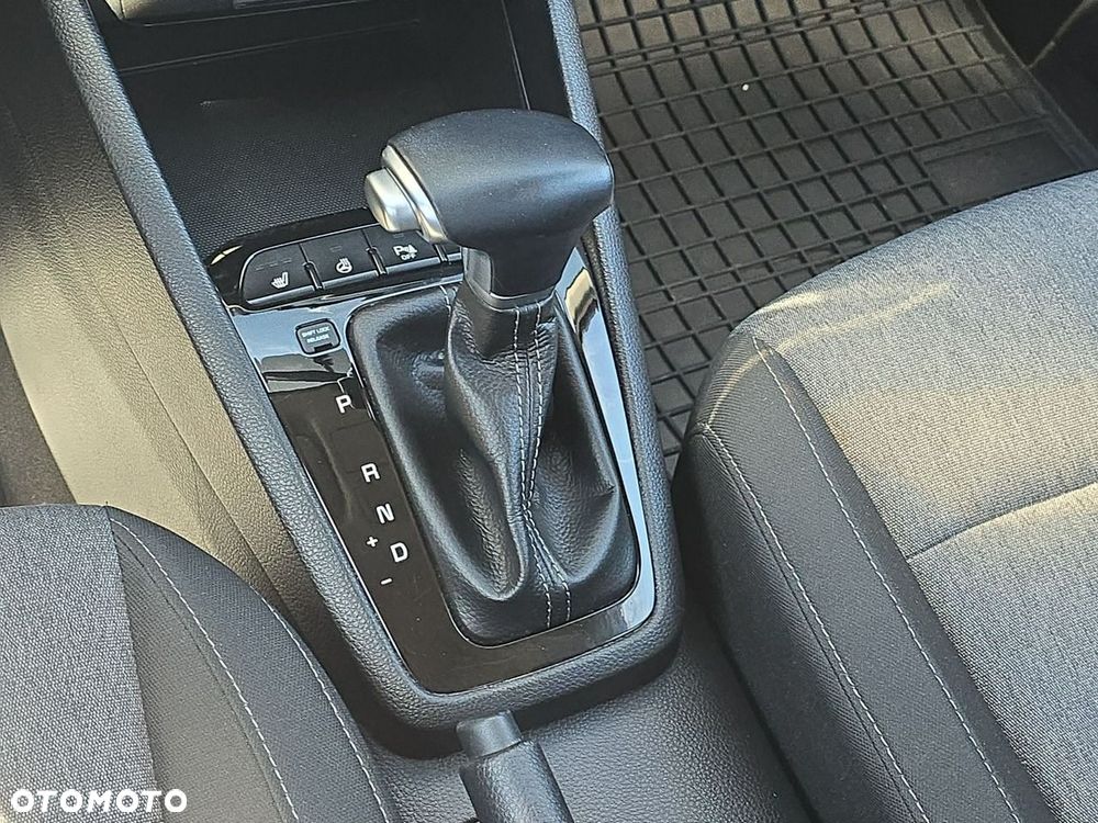 Kia Stonic - 10