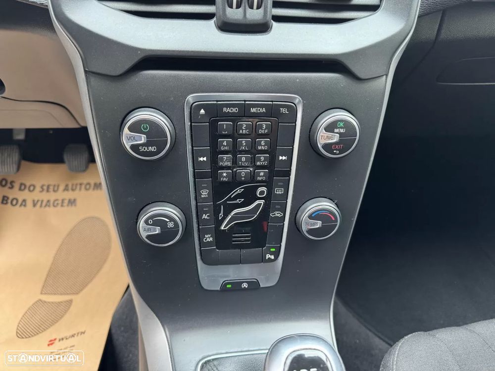 Volvo V40 2.0 D2 Momentum - 31