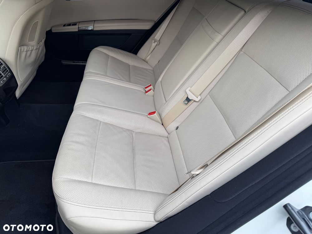 Mercedes-Benz Klasa S 500 BlueEFFICIENCY 7G-TRONIC - 33