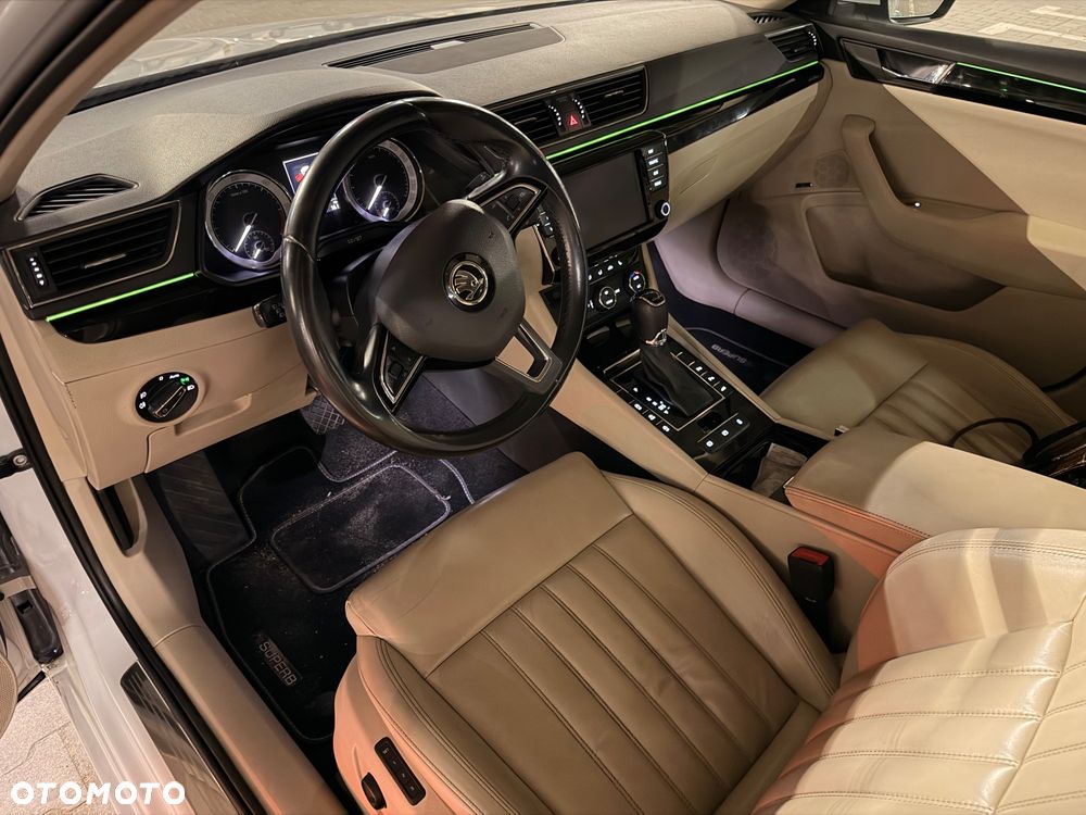 Skoda Superb 2.0 TDI 4x4 L&K DSG - 20