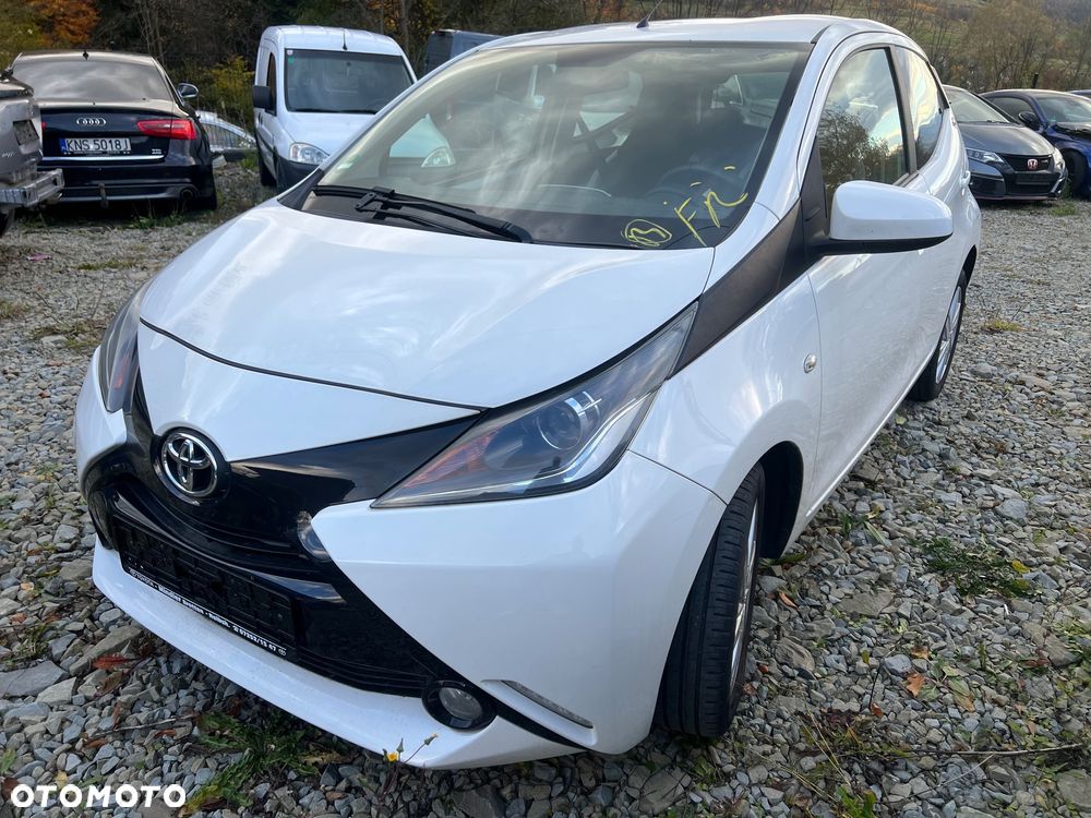 Toyota Aygo x-play touch - 3