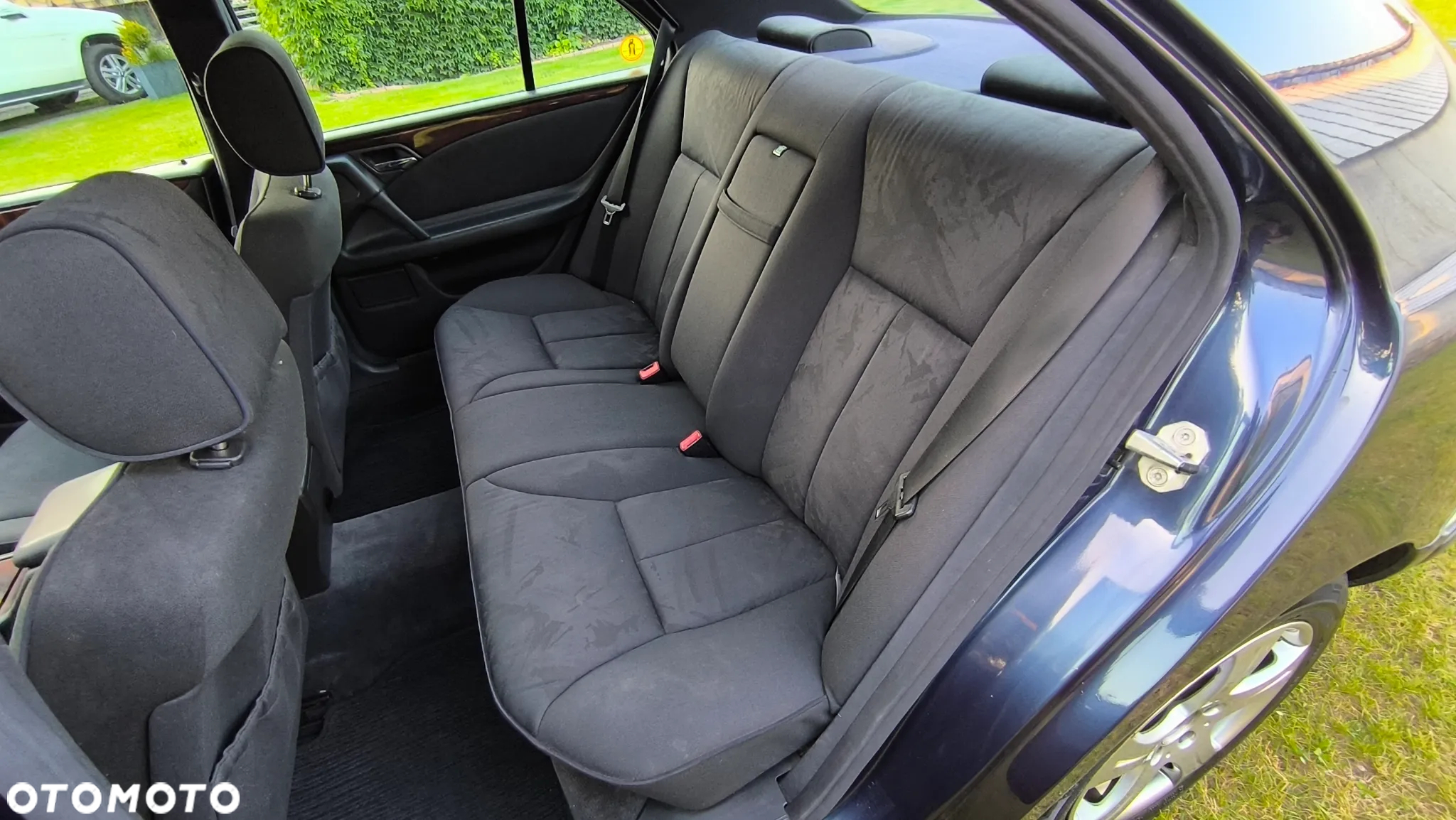 Mercedes-Benz Klasa E 240 T Elegance - 18