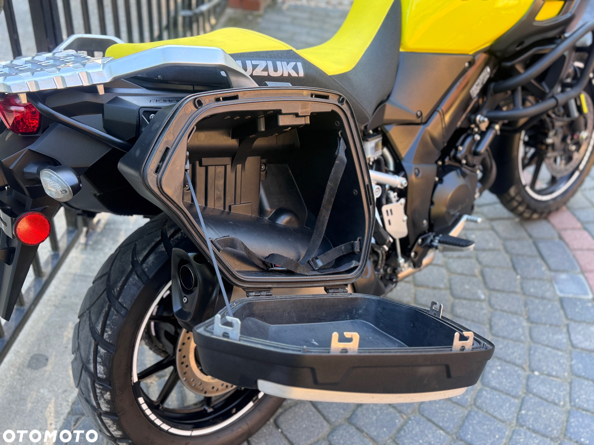 Suzuki DL - 26