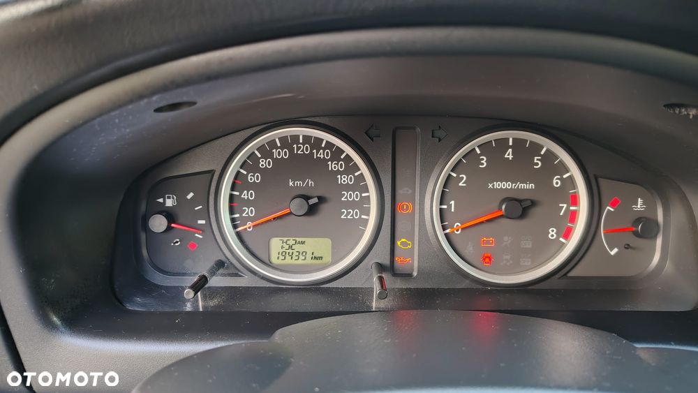 Nissan Almera 1.5 Visia + - 14