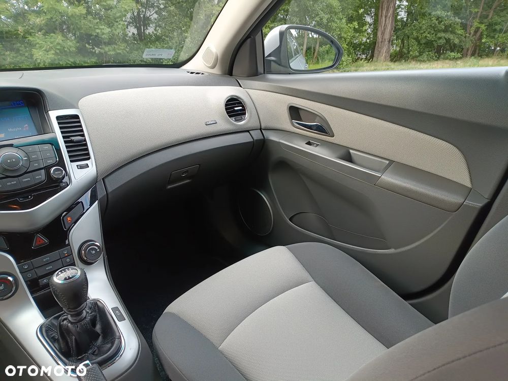 Chevrolet Cruze 1.8 LS - 10