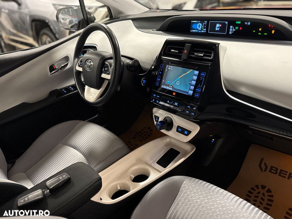 Toyota Prius HSD Sol Plus - 13