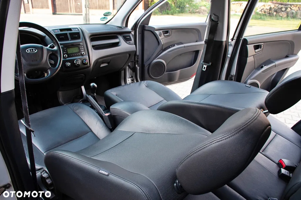 Kia Sportage 2.0 Tour - 28