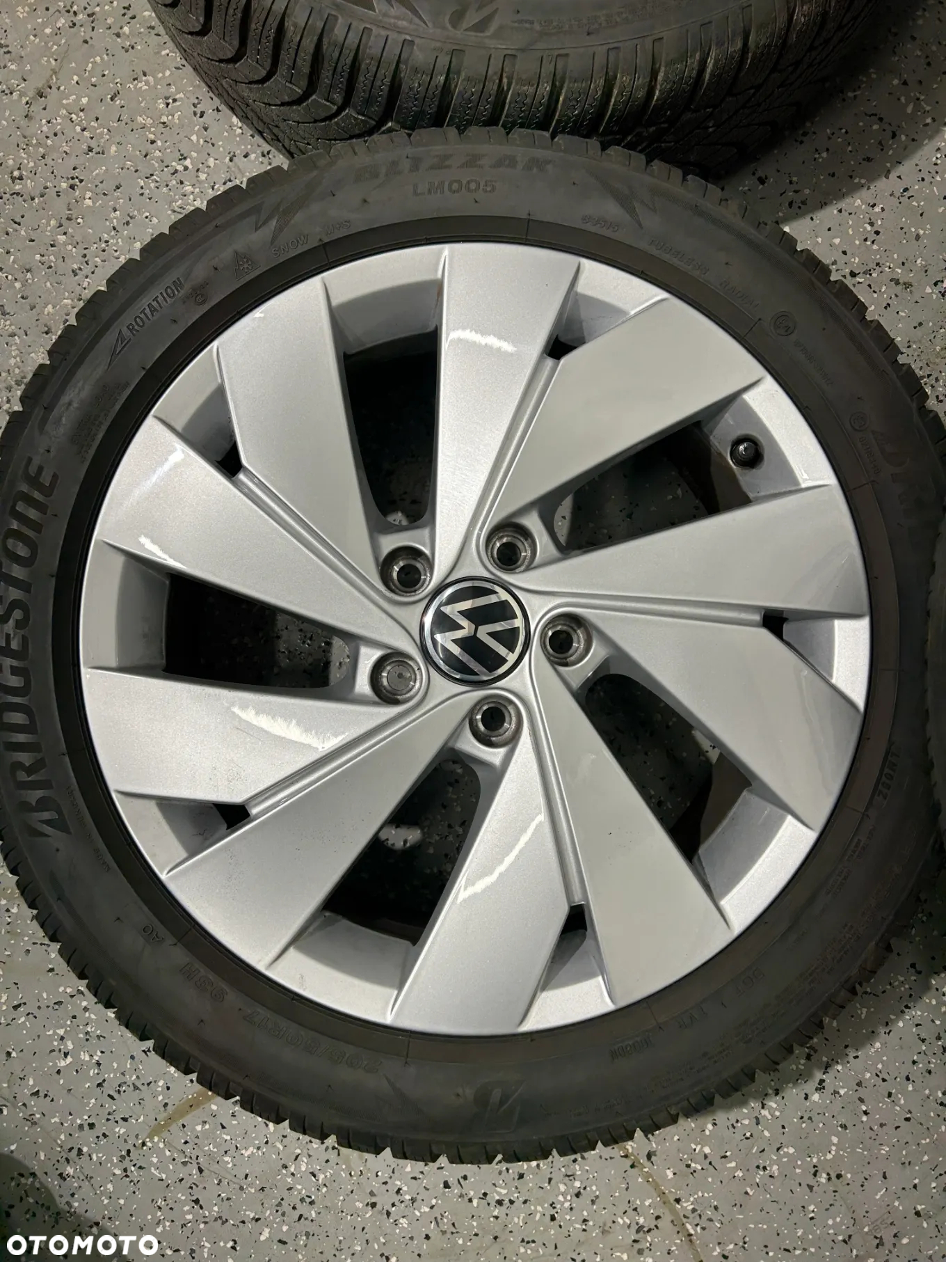 Oryginalne KOŁA FELGI 17 VW GOLF 8 7 6 5 A3 8Y 8V Bridgestone 205/50R17 2023r 7mm jak NOWE - 7