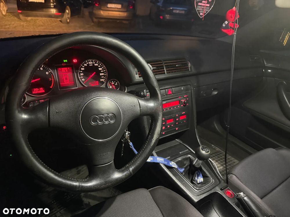 Audi A4 Limousine 1.8T - 9