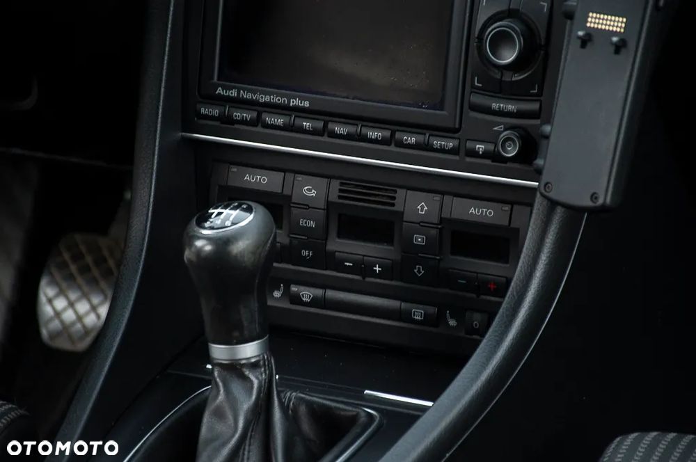 Audi A4 Avant 2.0 TDI DPF - 24