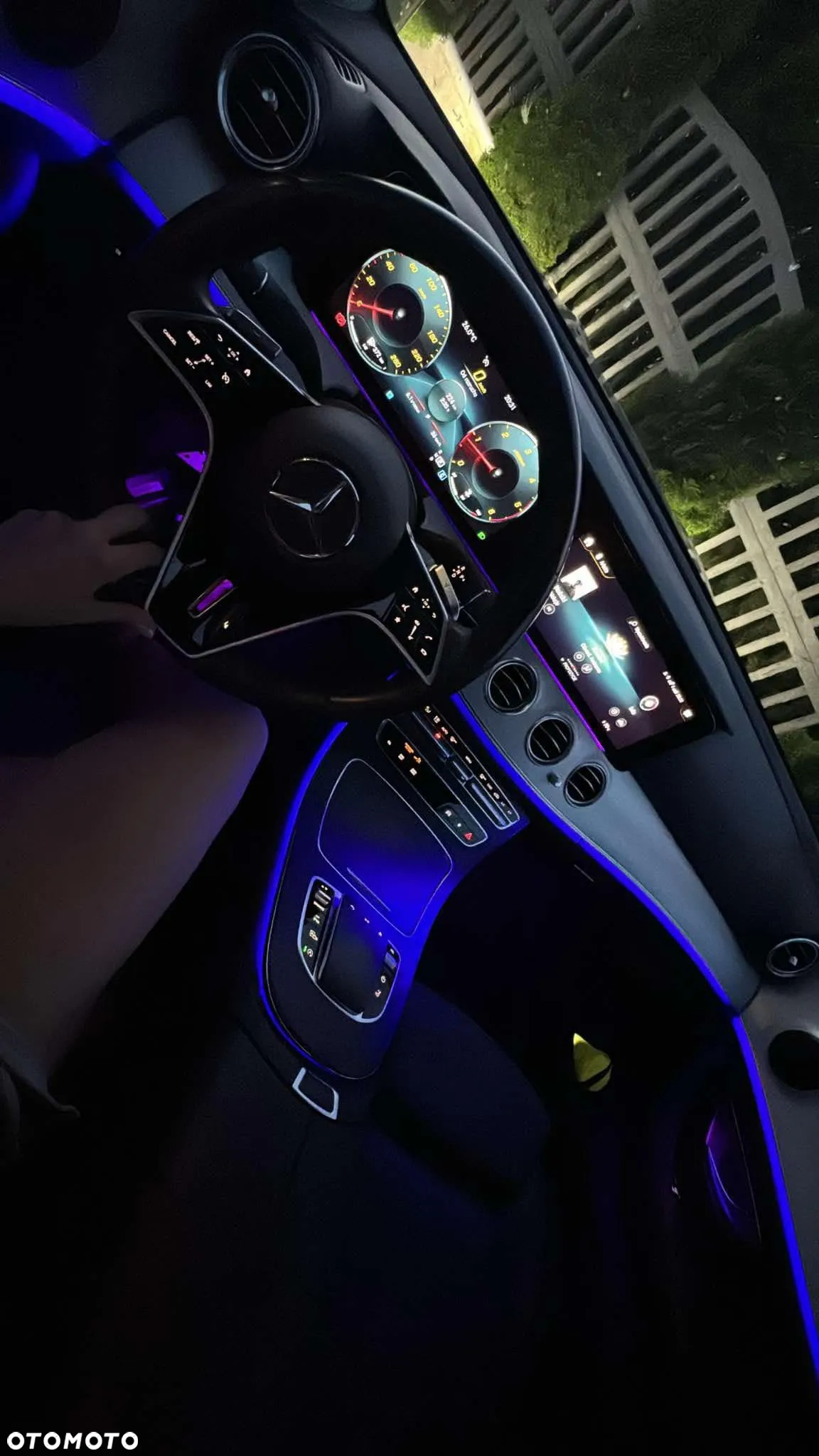 Mercedes-Benz Klasa E 220 d T 9G-TRONIC - 23