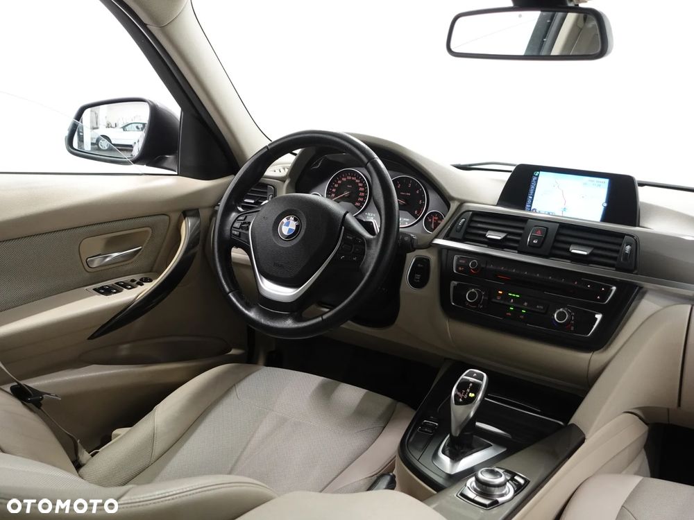 BMW Seria 3 320d xDrive Modern Line - 29