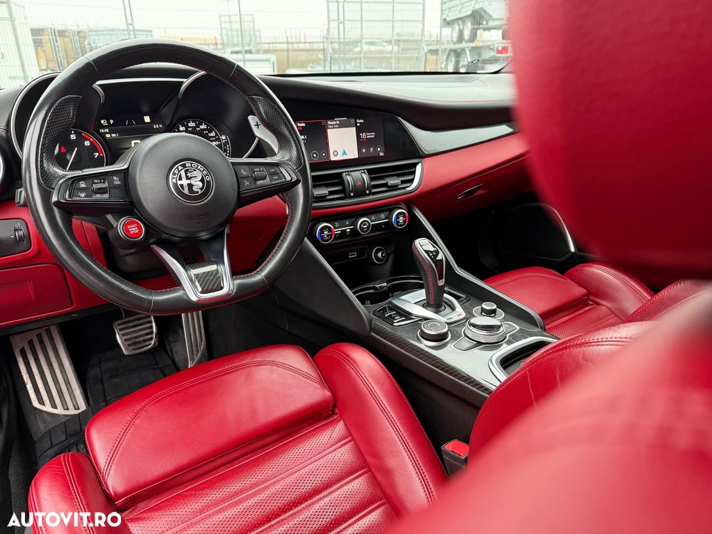Alfa Romeo Giulia 2.0 Turbo 16V AT8 Veloce Ti - 8