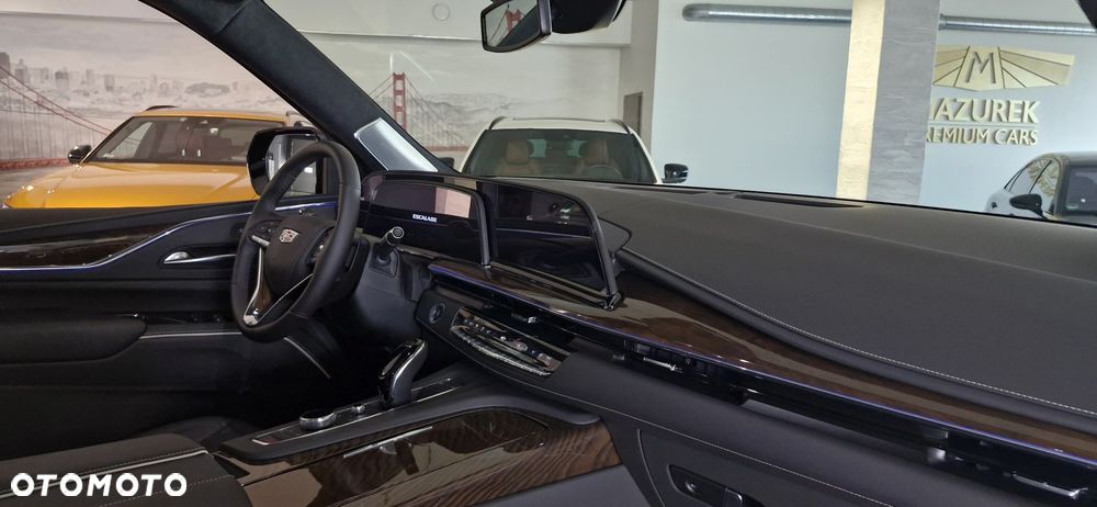 Cadillac Escalade 6.2 V8 AWD AT Platinum - 16