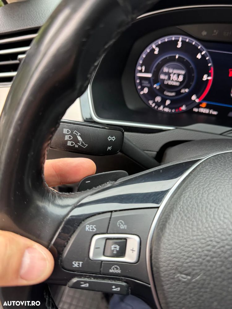 Volkswagen Passat Variant 2.0 TDI DSG Highline - 15