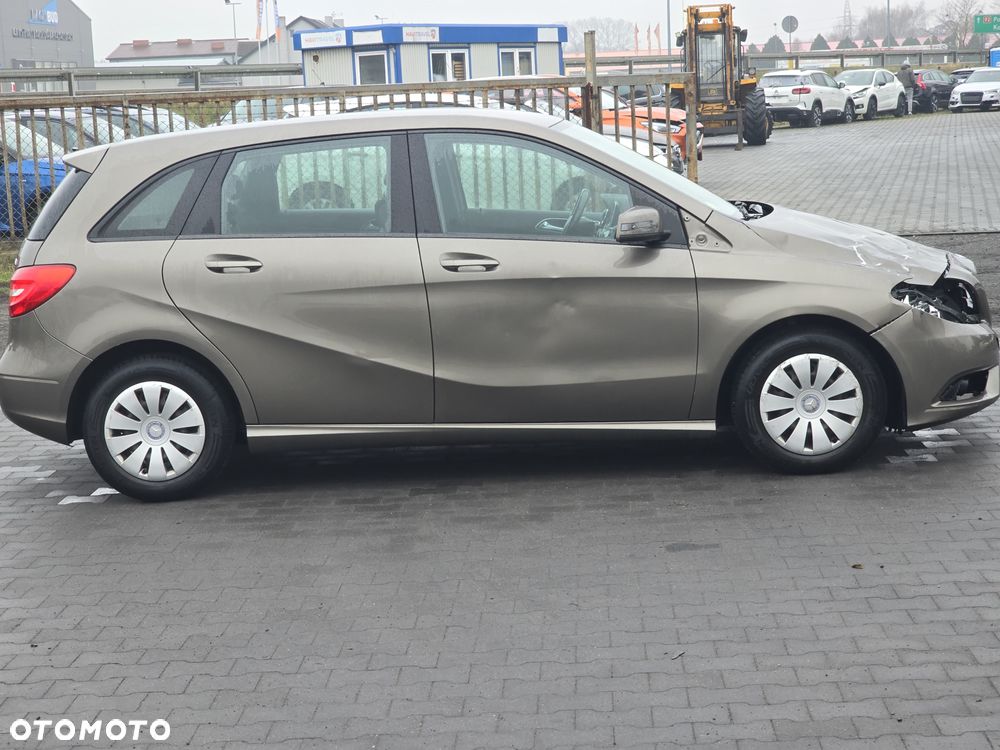Mercedes-Benz Klasa B 180 d BlueEFFICIENCY Edition Style - 6