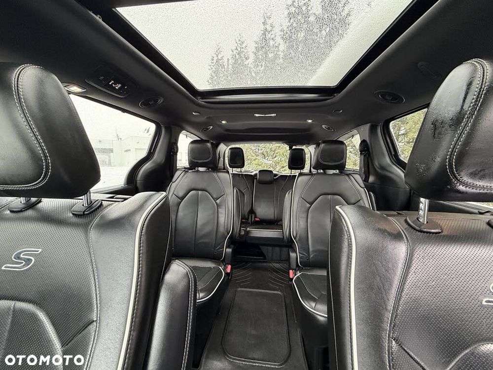 Chrysler Pacifica - 13