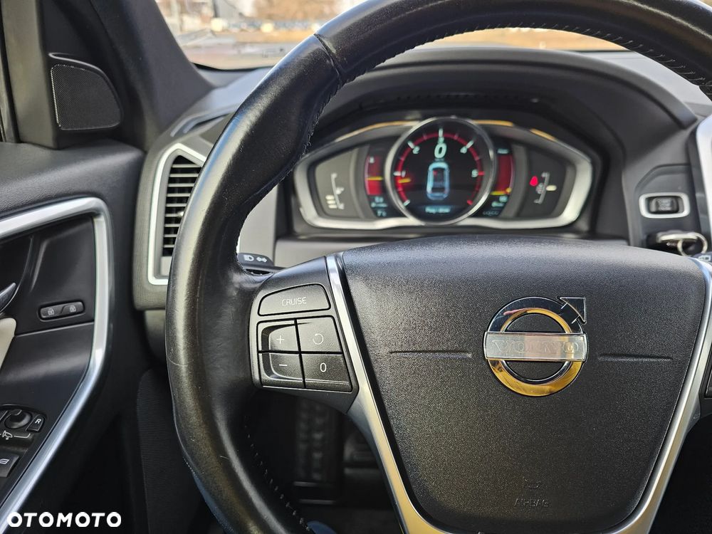 Volvo XC 60 D4 Momentum - 31