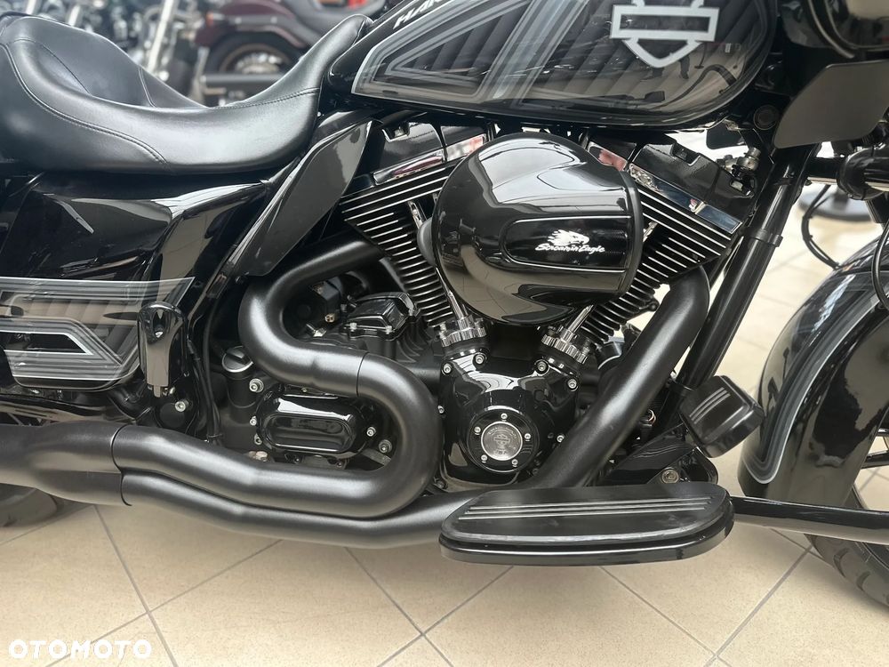 Harley-Davidson Touring Road Glide - 13