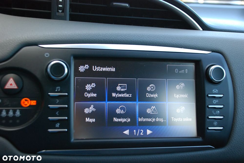 Toyota Yaris Hybrid 100 Life - 10