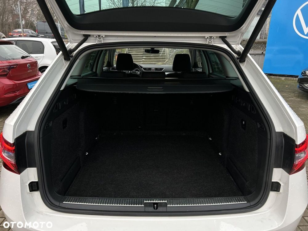 Skoda Superb 2.0 TDI SCR Ambition DSG - 26