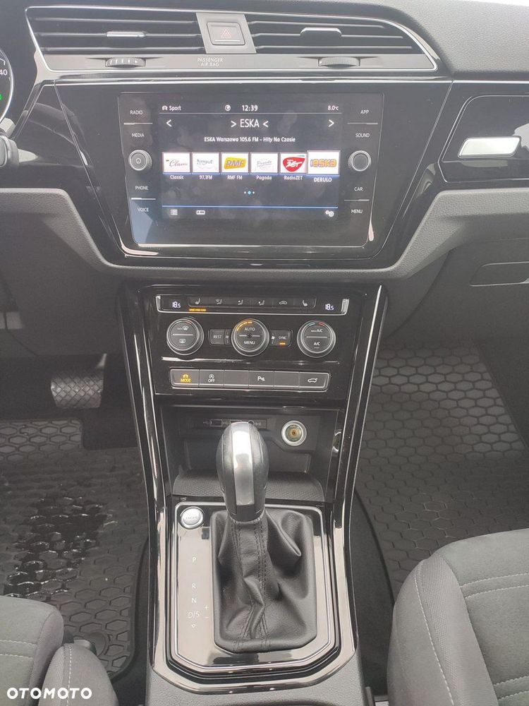 Volkswagen Touran - 10