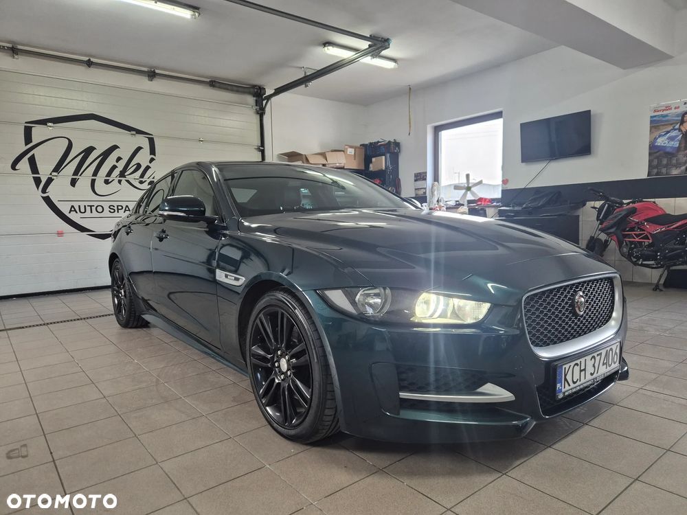 Jaguar XE 2.0 D R-Sport - 3
