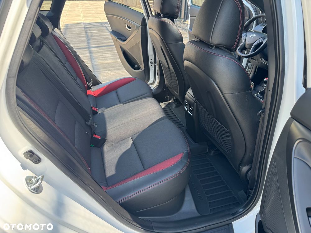 Hyundai i30 1.6 GDI Turbo Luxury - 28