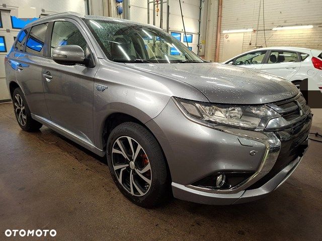 Mitsubishi Outlander Instyle NAVI + - 1