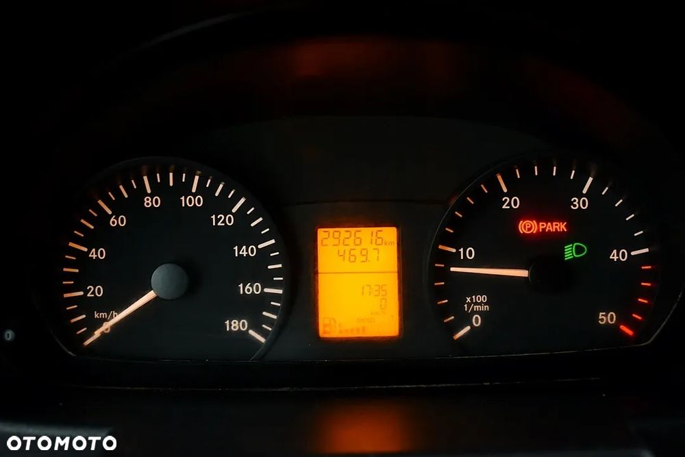 Mercedes-Benz Sprinter - 6