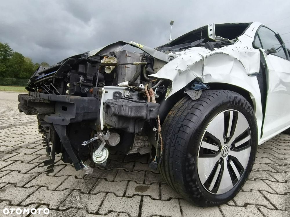 Volkswagen Golf - 15