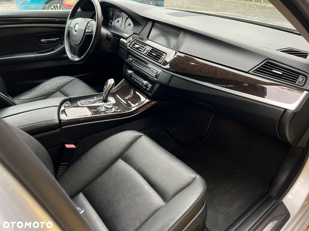 BMW Seria 5 535i xDrive - 18