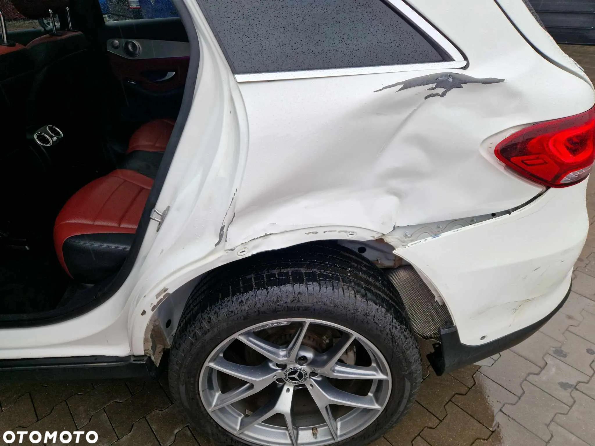 Mercedes-Benz GLC 300 4Matic 9G-TRONIC AMG Line Plus - 21