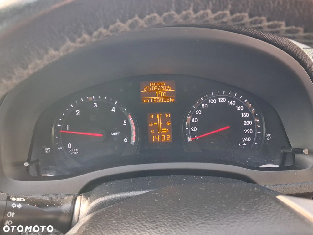 Toyota Avensis 2.0 D-4D Premium - 21