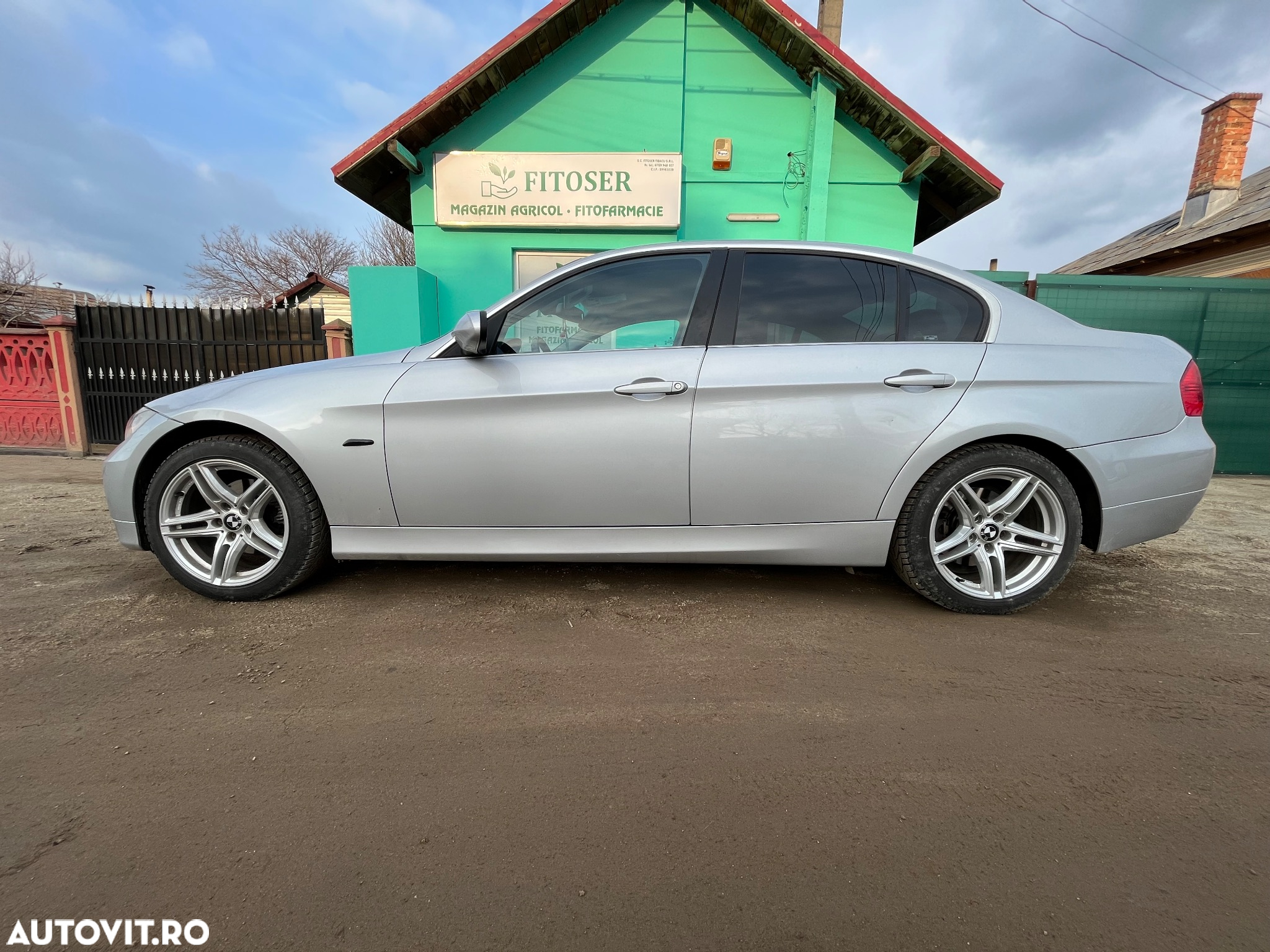BMW Seria 3 325xi Touring - 2