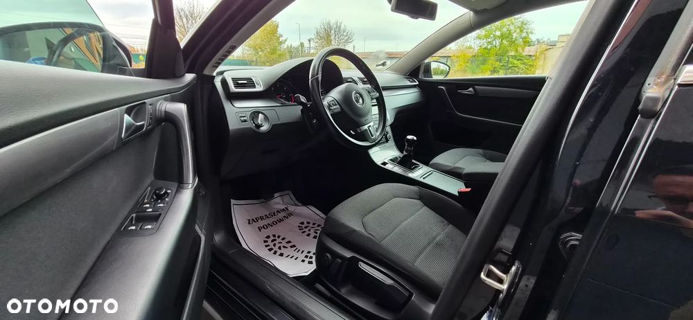 Volkswagen Passat Variant 1.6 TDI DPF BlueMot Comfortline - 20