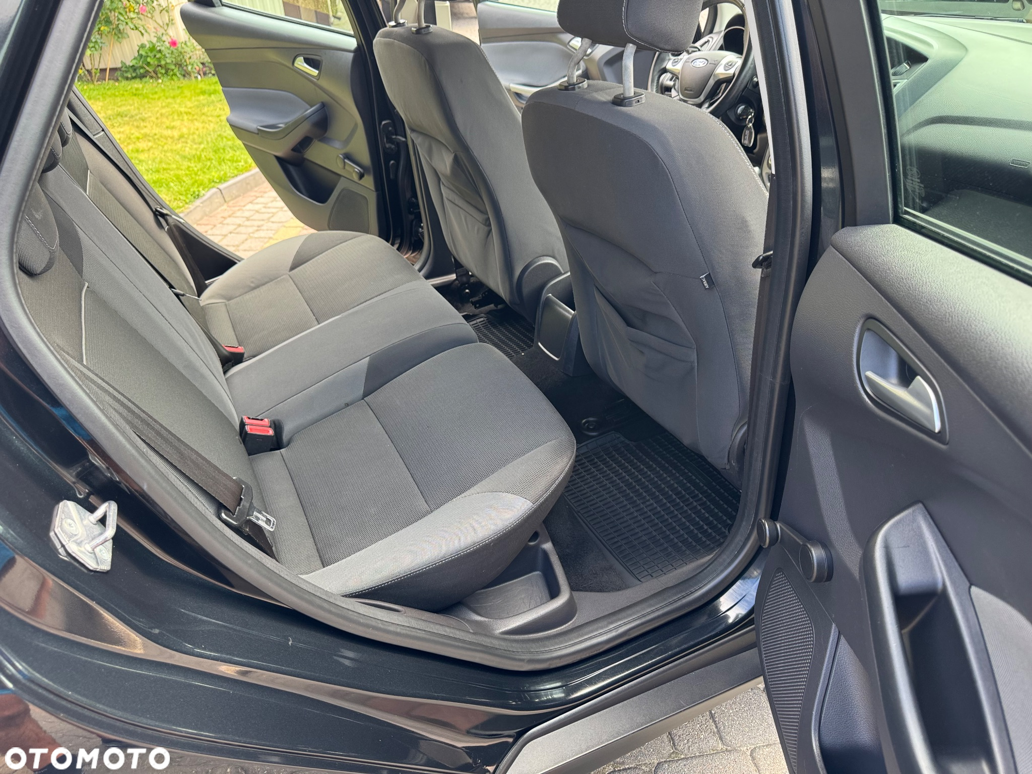 Ford Focus 1.6 Edition - 16