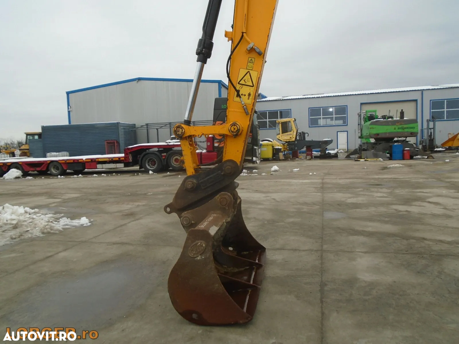 JCB JS 131 LC+ - 7