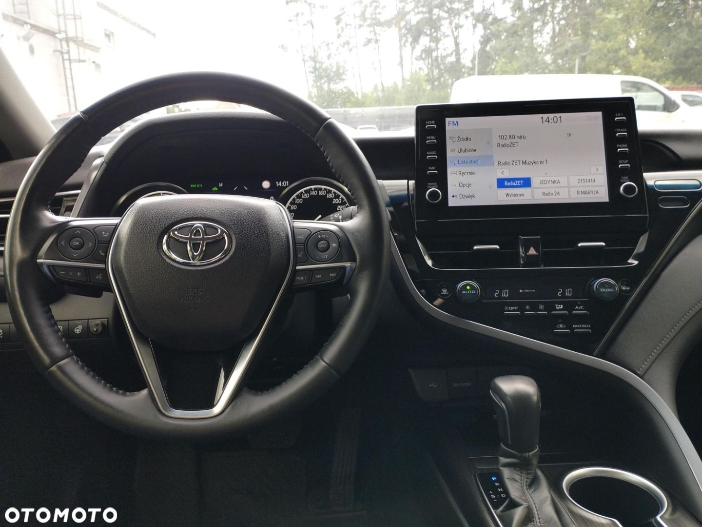 Toyota Camry - 12
