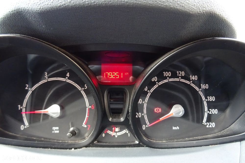 Ford Fiesta 1.25 SYNC Edition - 18