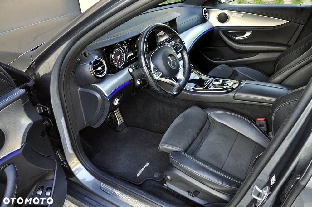Mercedes-Benz Klasa E 220 d 4Matic T 9G-TRONIC AMG Line - 8