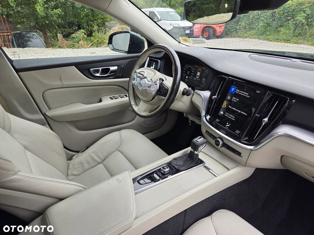 Volvo S60 T5 Momentum Pro - 11
