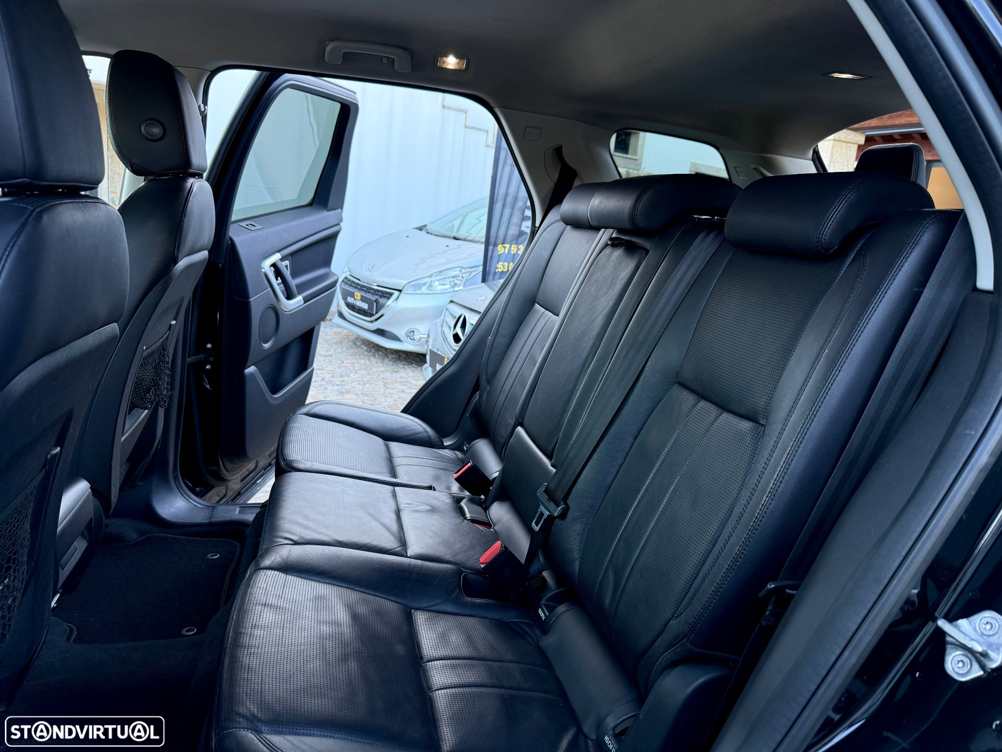 Land Rover Discovery Sport 2.0 TD4 HSE Luxury 7L Auto - 44