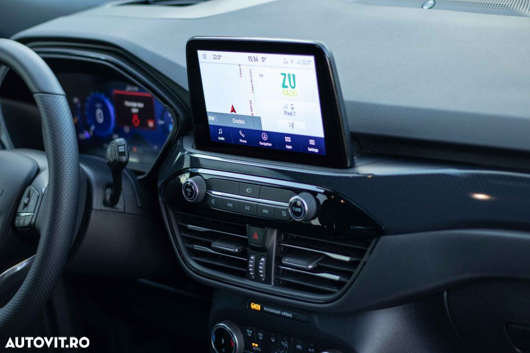 Ford Kuga - 28