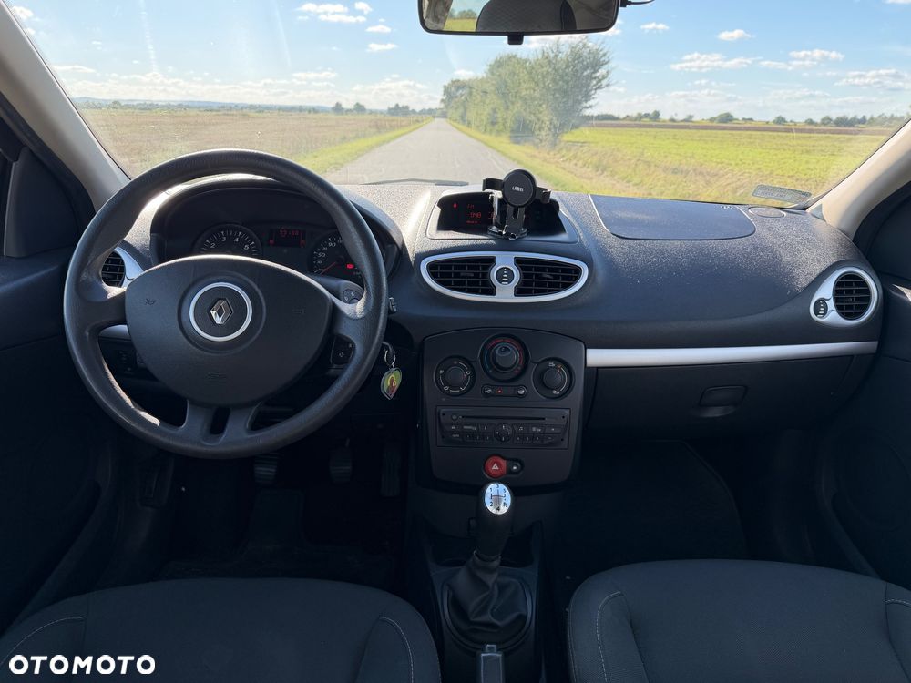 Renault Clio - 9