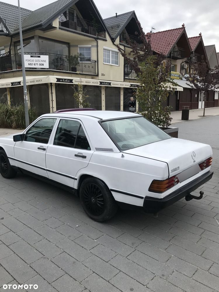 Mercedes-Benz W201 (190) - 2